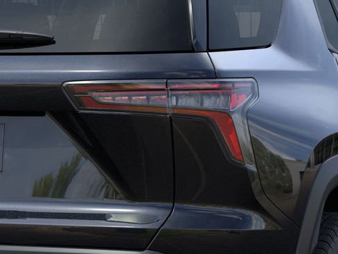 New 2026 Chevrolet Equinox LT w/ Convenience Package II FWD image 11