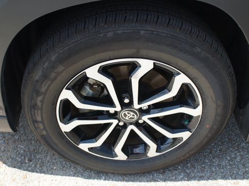 Used 2023 Toyota Corolla Cross AWD Hybrid image 24
