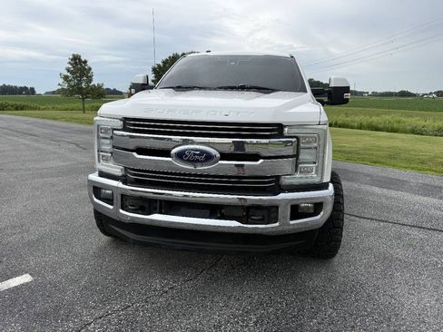 Used 2017 Ford F250 Lariat w/ Lariat Ultimate Package AWD/4WD image 3