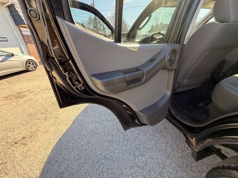 Used 2012 Nissan Xterra S image 33