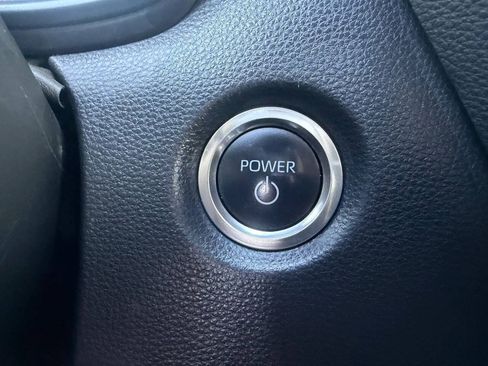 Used 2025 Toyota Corolla SE w/ Convenience Package FWD image 29