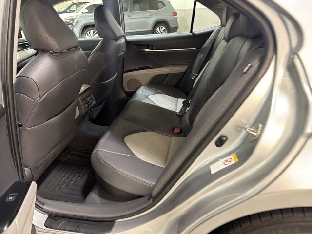 Used 2018 Toyota Camry XLE FWD image 21