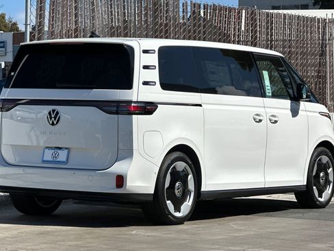 New 2025 Volkswagen ID. Buzz Pro S image 5