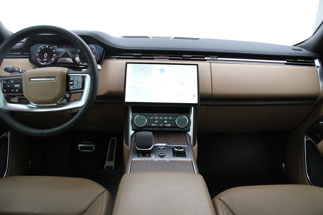 Used 2023 Land Rover Range Rover SE AWD/4WD image 13
