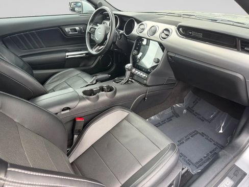 Used 2020 Ford Mustang Premium RWD image 31