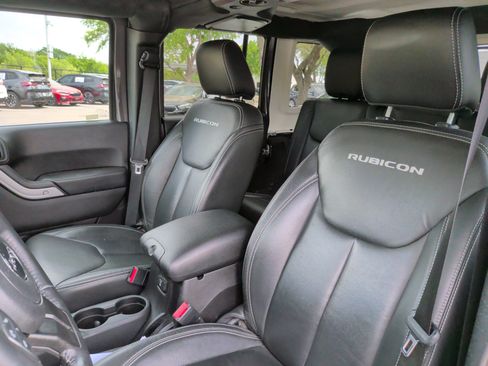 Used 2016 Jeep Wrangler Unlimited Rubicon w/ Connectivity Group image 26