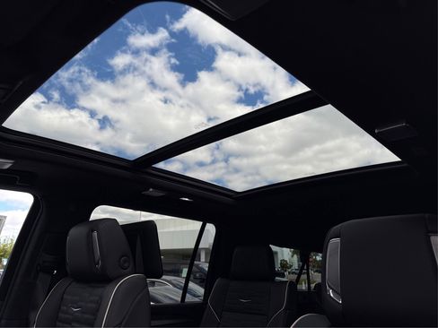 New 2026 Cadillac Escalade ESV Platinum Sport w/ LPO, ONYX Package image 35