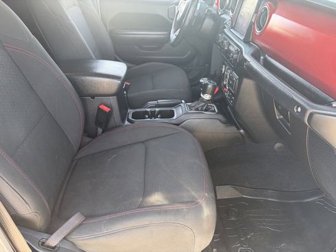 Used 2020 Jeep Gladiator Rubicon image 12