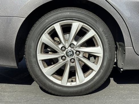 Used 2023 Toyota Camry LE w/ Convenience Package FWD image 4