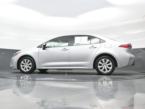 Used 2024 Toyota Corolla LE FWD image 27