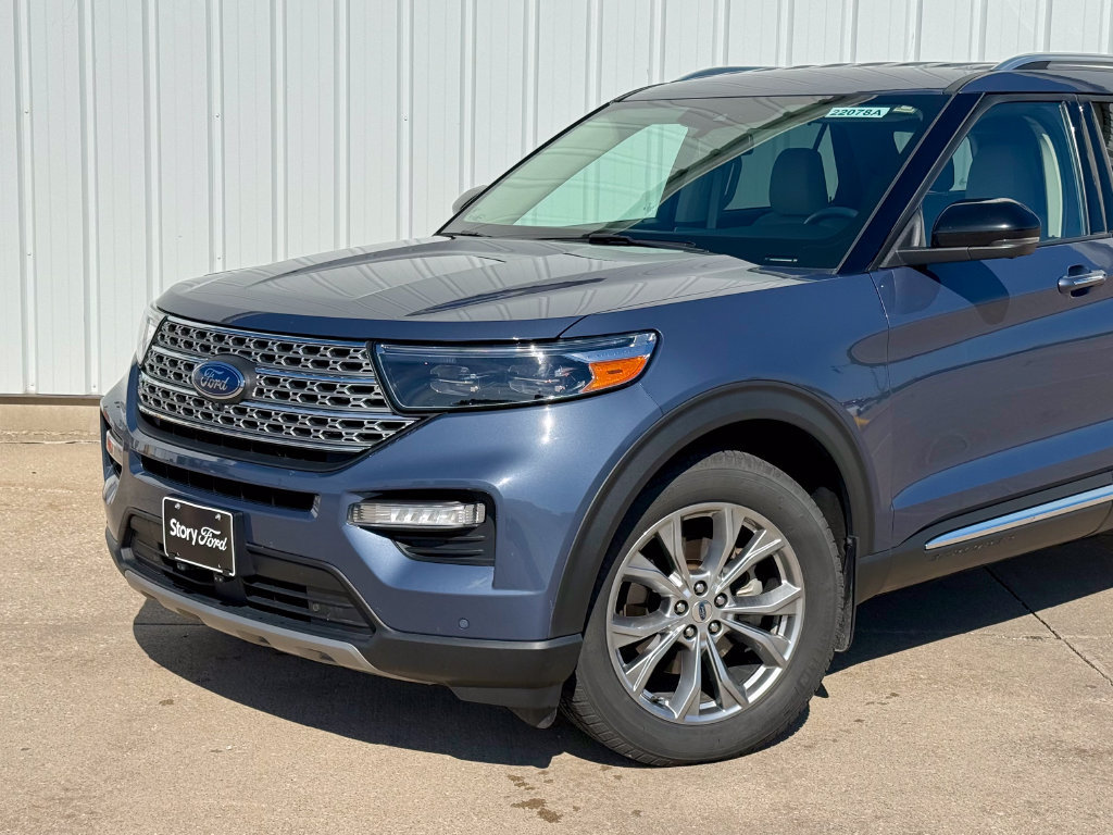 Used 2021 Ford Explorer Limited w/ Equipment Group 301A AWD/4WD image 2