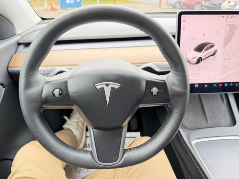 Used 2022 Tesla Model Y Long Range image 70