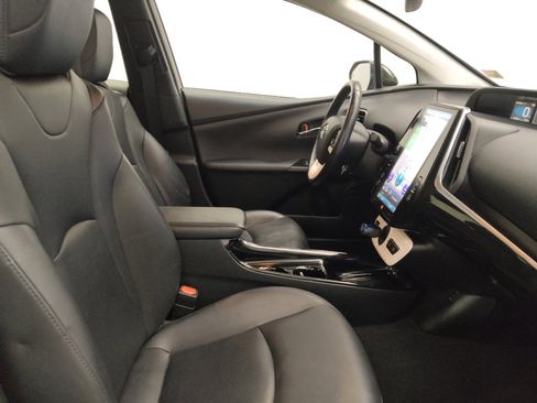 Used 2018 Toyota Prius Four w/ Advanced Technology Package image 21