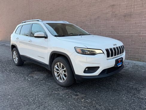 Used 2019 Jeep Cherokee Latitude w/ Cold Weather Group image 7