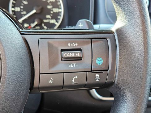 Used 2023 Nissan Rogue SV image 29