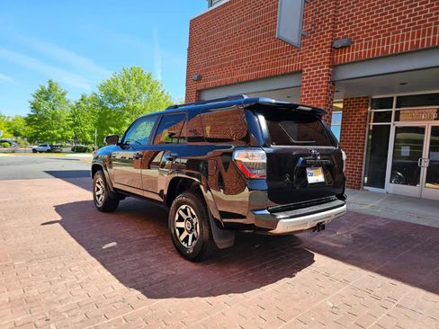 Used 2022 Toyota 4Runner TRD Off-Road Premium AWD/4WD image 4
