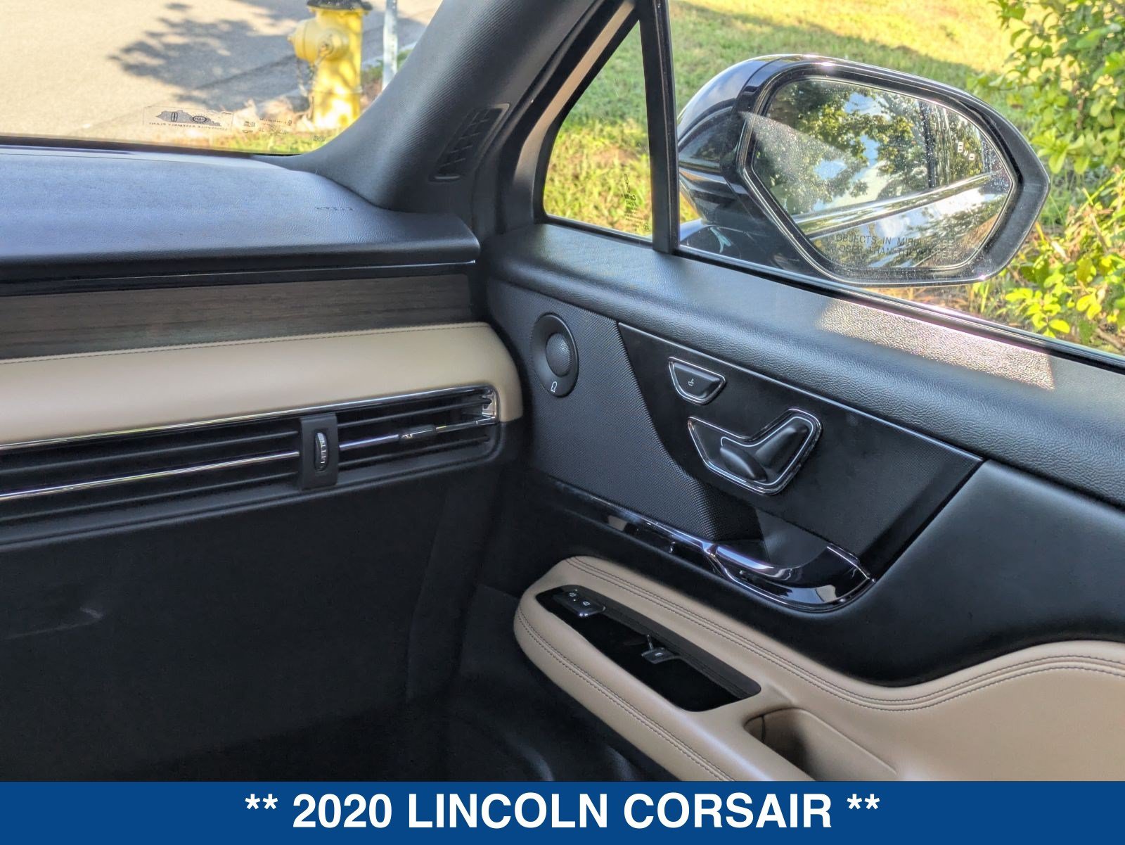 Used 2020 Lincoln Corsair Reserve w/ Elements Package FWD image 19