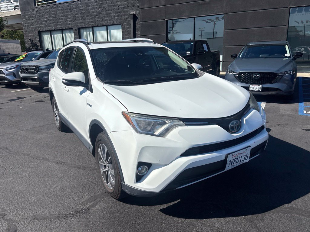 Used 2017 Toyota RAV4 XLE w/ Carpet Mat Package AWD/4WD image 2