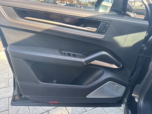 Used 2024 Porsche Cayenne Turbo GT image 30