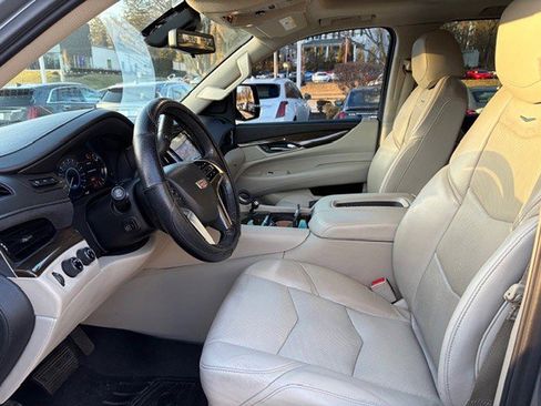 Used 2020 Cadillac Escalade ESV Luxury w/ Escalade Sport Edition image 12