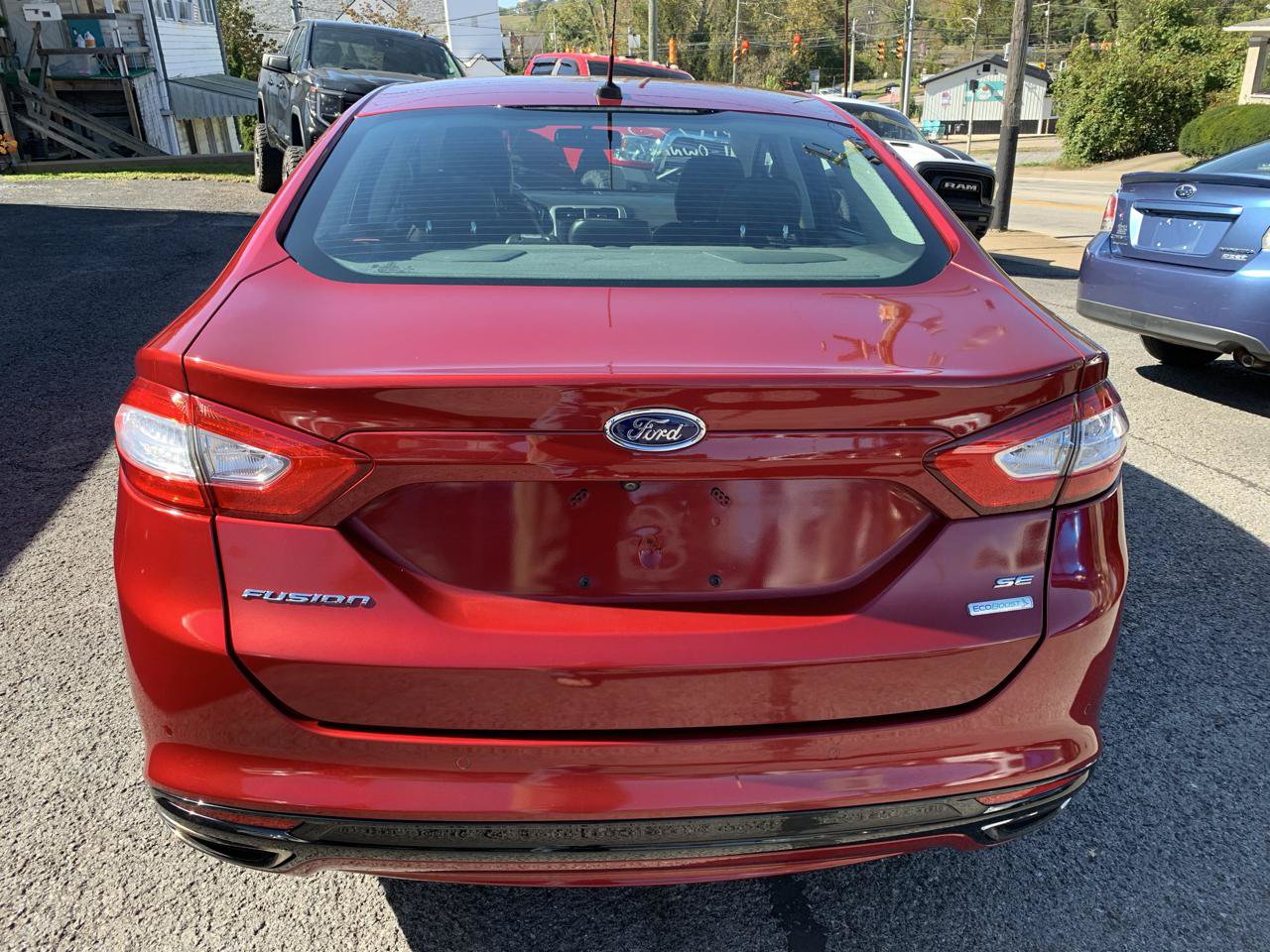 Used 2016 Ford Fusion SE w/ Equipment Group 202A FWD image 4