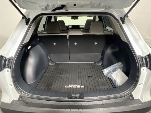 Used 2026 Toyota Corolla Cross L FWD image 32