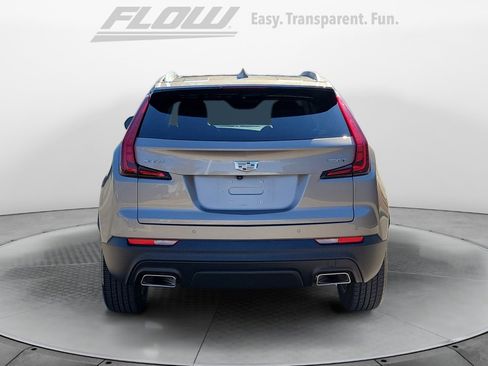 Used 2023 Cadillac XT4 Luxury w/ Cold Weather Package image 8