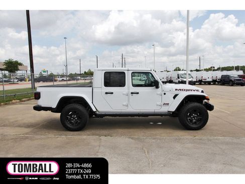 Used 2023 Jeep Gladiator Mojave w/ Cold Weather Group image 8