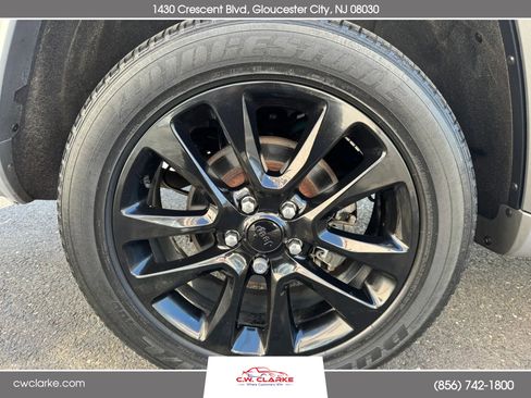 Used 2019 Jeep Grand Cherokee Altitude image 11