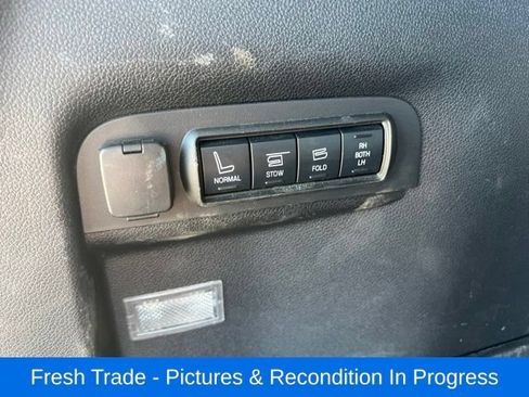 Used 2017 Ford Explorer Limited w/ Equipment Group 301A AWD/4WD image 22