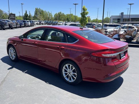 Used 2017 Ford Fusion SE FWD image 11