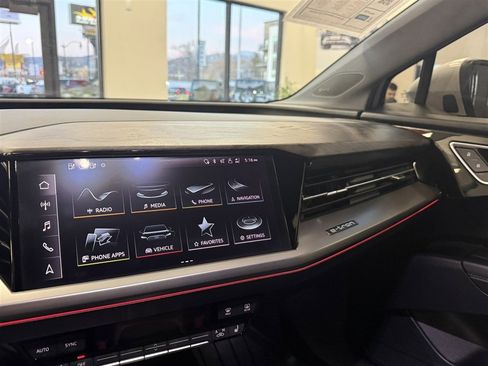 Used 2023 Audi Q4 e-tron Prestige image 18