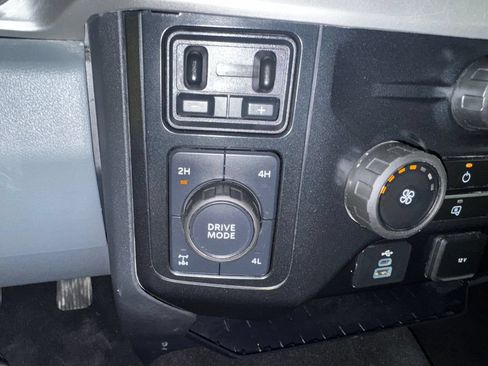 Used 2024 Ford F250 XLT AWD/4WD image 35