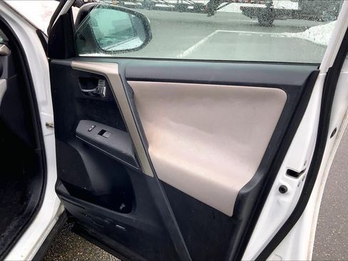 Used 2015 Toyota RAV4 XLE image 23