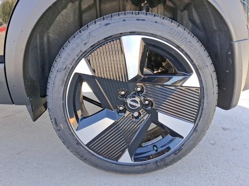 New 2026 Nissan Kicks SR w/ Cold Weather Package AWD/4WD image 28