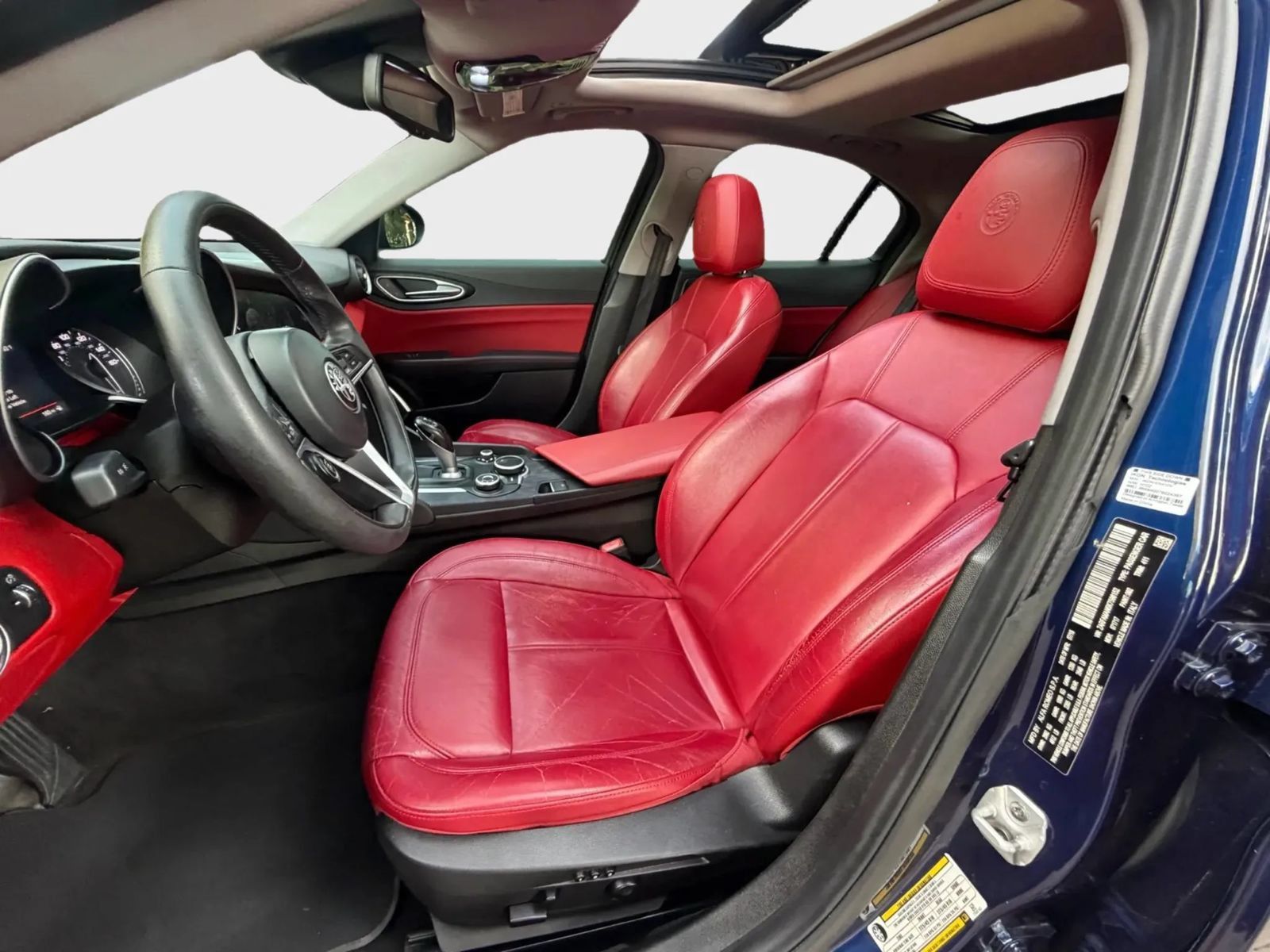 Used 2019 Alfa Romeo Giulia RWD image 12