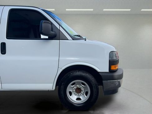 Used 2019 GMC Savana 2500 w/ Driver Convenience Package image 21