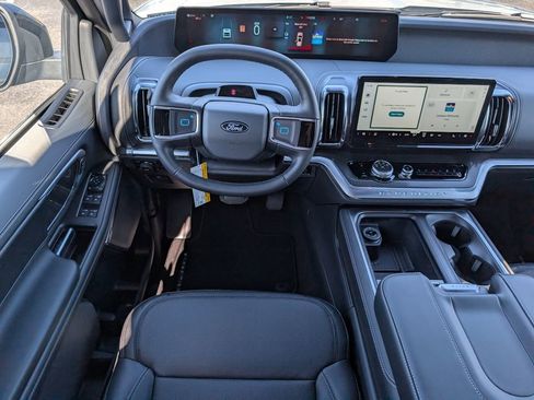 New 2026 Ford Expedition Platinum w/ Stealth Appearance Package image 8