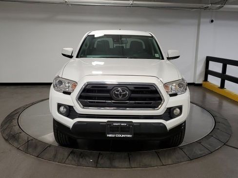 Used 2019 Toyota Tacoma SR5 image 3