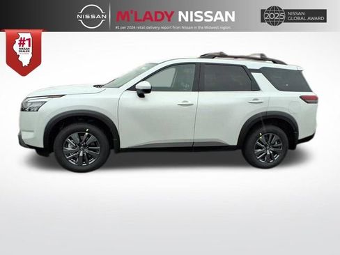 New 2025 Nissan Pathfinder SV image 4