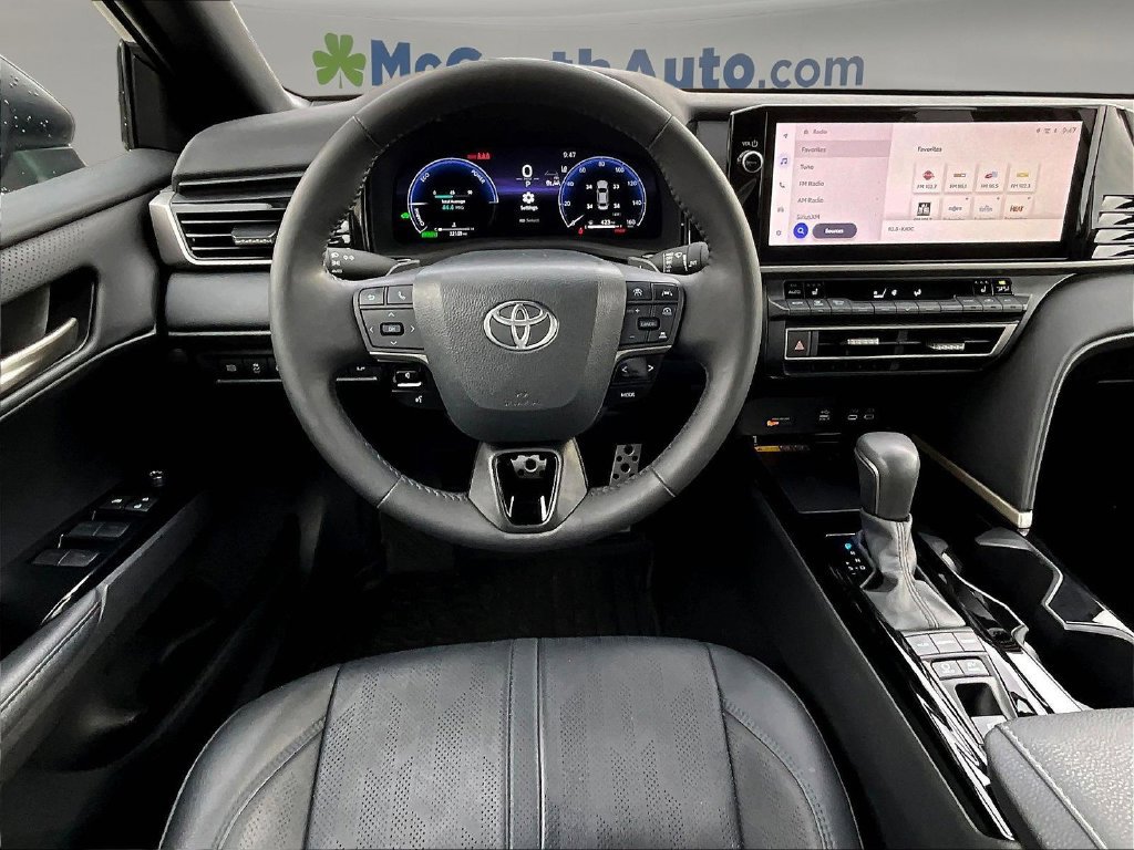 Used 2025 Toyota Camry XSE FWD image 10