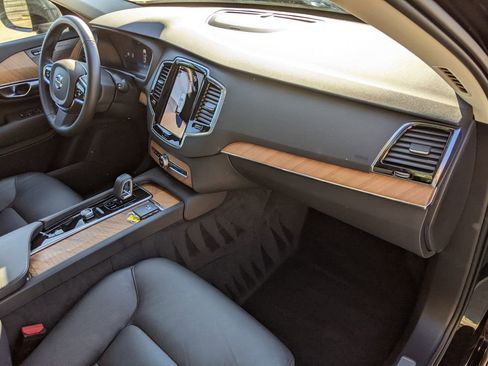 Certified 2024 Volvo XC90 T8 Plus AWD/4WD image 21
