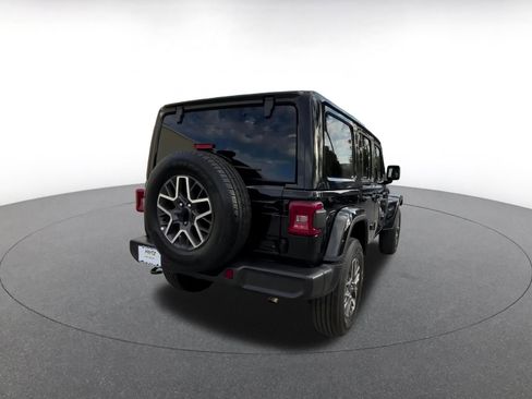 Used 2025 Jeep Wrangler Sahara image 14