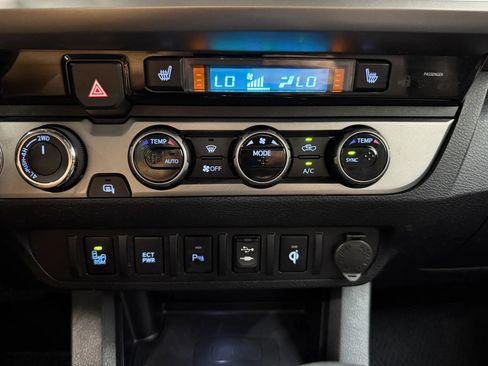 Used 2016 Toyota Tacoma Limited w/ Towing Package AWD/4WD image 24