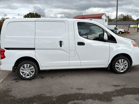 Used 2017 Nissan NV200 SV w/ Technology Package image 3