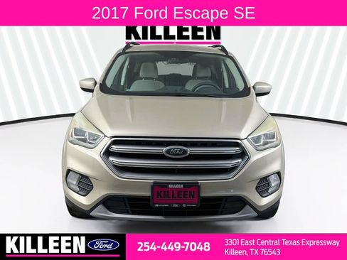 Used 2017 Ford Escape SE w/ Equipment Group 201A FWD image 2