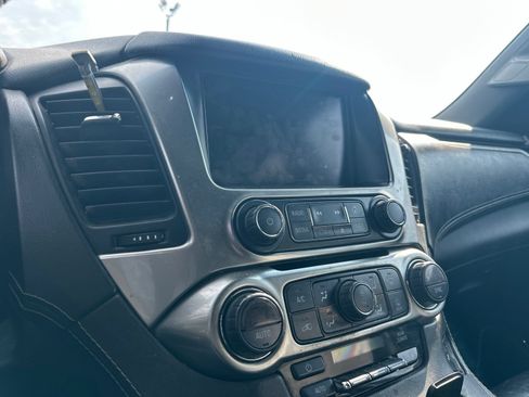 Used 2017 Chevrolet Suburban LT RWD image 8
