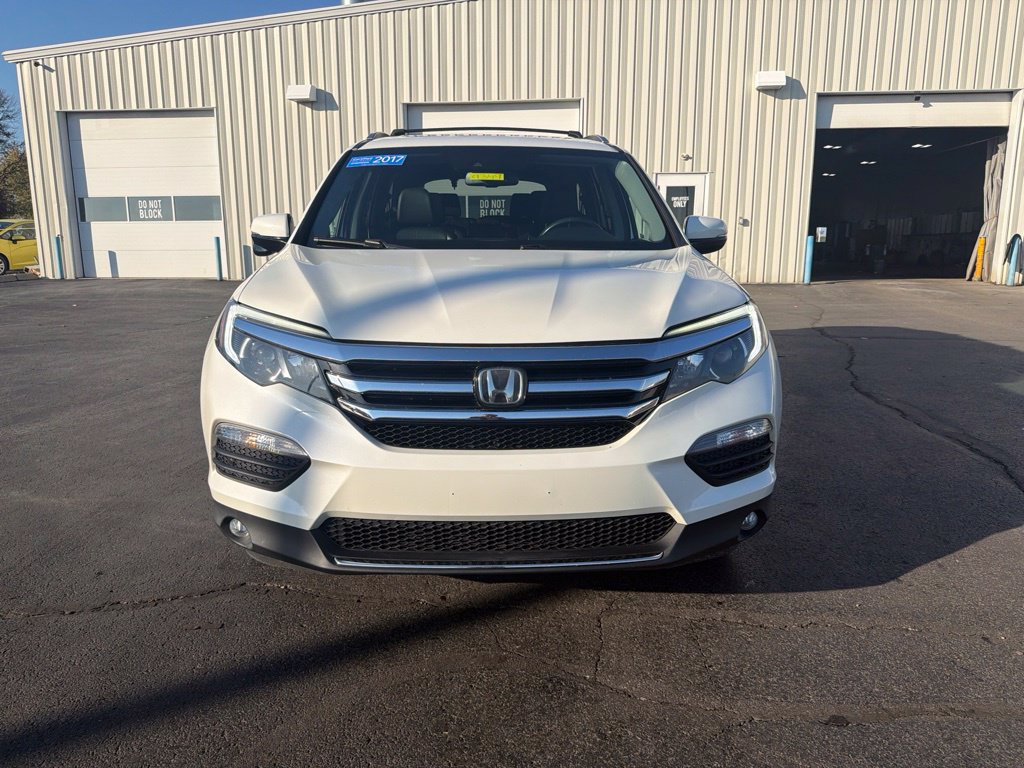 Used 2017 Honda Pilot Touring image 2
