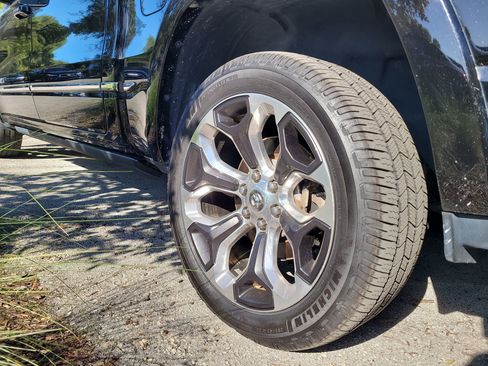 Used 2019 RAM 1500 Limited image 6