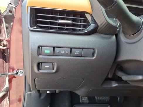 Used 2023 Nissan Sentra SV w/ SV Premium Package FWD image 8